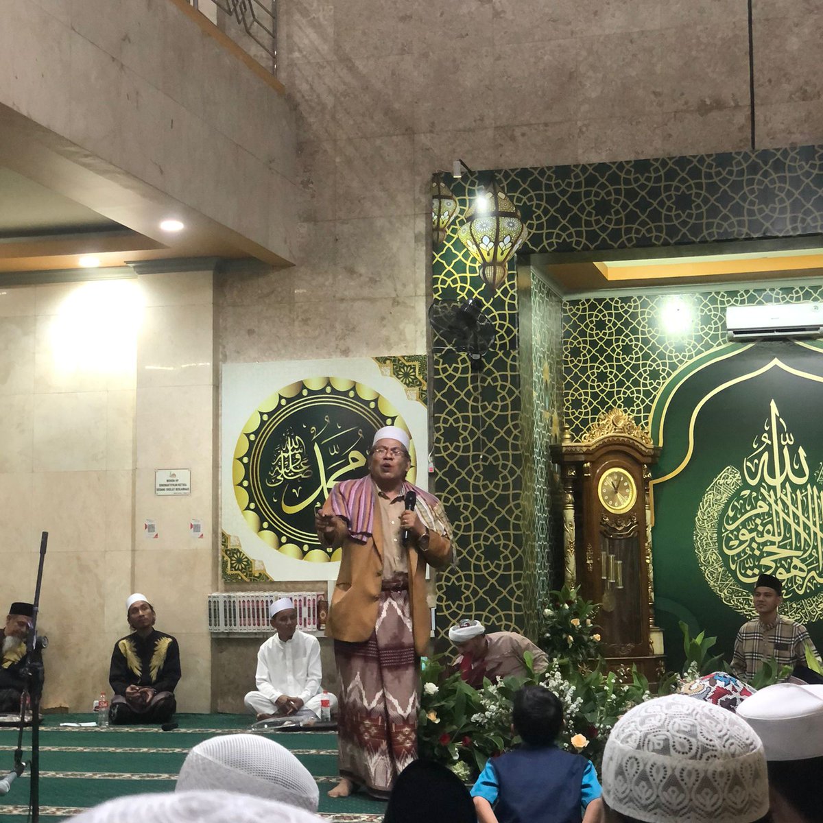 Hr Sabtu,6 April 2024 jam 22:45wib wib Ceramah ke-3' Masjid Jami Nurul Yaqin' jln,Caman Raya Jatibening II Pintu Toll Jatibening,Kota Bekasi