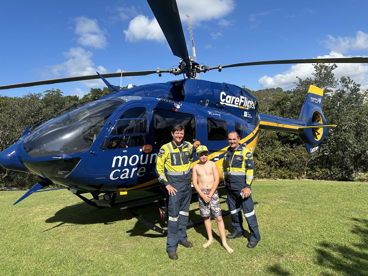 Today 10 yr old Miles & his dad Graham saw a lady in distress at Shelley Beach,Manly.They got her to shore on their board with others helping until ⁦@NSWAmbulance⁩ & ⁦@nswpolice⁩ & then @MyCareFlight⁩ Drs & paramedics arrived. Big thx Miles/Graham &1st responders.