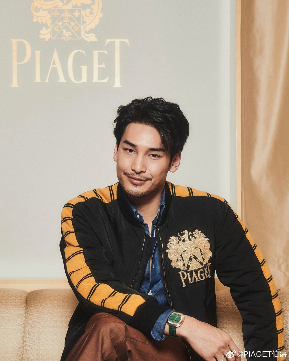 @Piaget Weibo update with Apo part 2

Apo Nattawin wearing a Piaget high-end jewelry watch, brilliant earrings and a brooch attended WWG24 at Geneva, Switzerland. 

They updated all of his looks 🥹 

#ApoNattawin #PiagetxApo 
#APOPiagetWWG2024 #Piaget150
#WatchesAndWonders2024