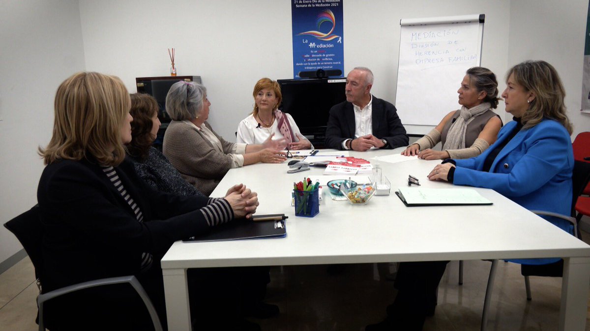 CorazonSolid's tweet photo. ¿Conoces la #Umim ?

La Unidad de Mediación Intrajudicial del TSJ de Murcia está formada por mediadores altruistas 

Median en los conflictos judicializados para evitar llegar a juicio

Conoce su labor hoy en #CorazónSolidario a las 10’50h en @la7tele con @MaraJosOrtizTV https://t.co/YbVKXlZE7Q