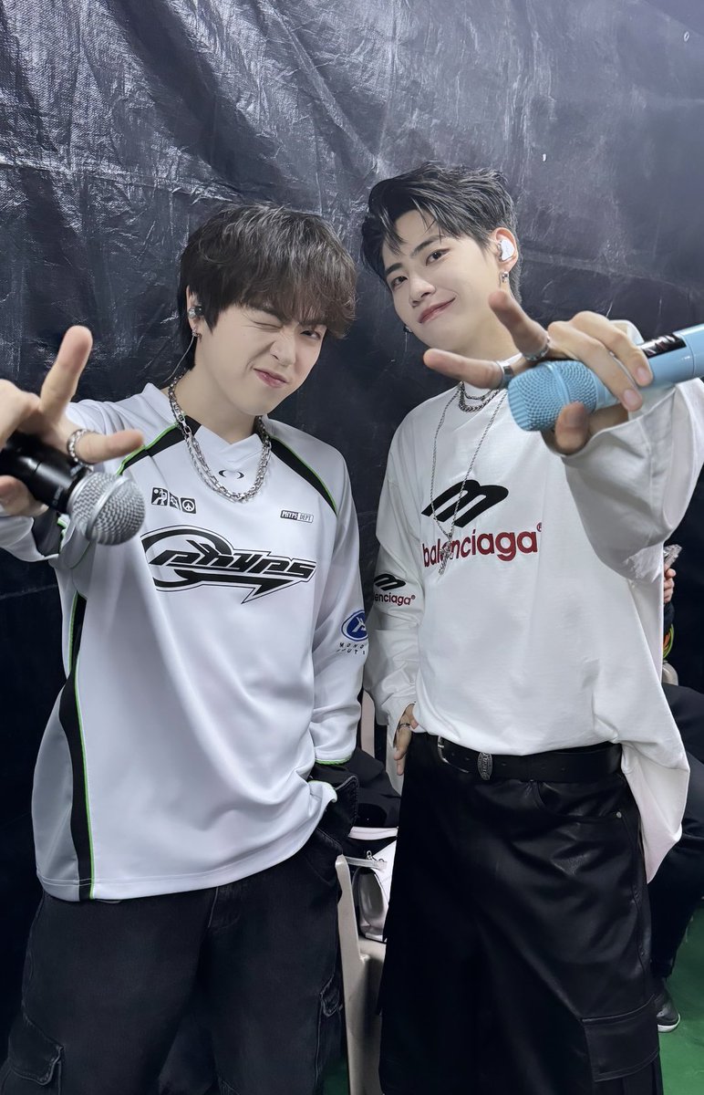 mauvecompany's tweet photo. [FESTIVAL] #JUNNY 

이진혁님 미니 6집 수록곡 ‘Good Boys’ 
피처링에 JUNNY가 참여하였습니다! 🎤
오늘 BUZZER BEAT FESTIVAL 2024 
무대에서 첫 공개를 하였는데요~
23일 음원이 발매 되오니 많은 기대 부탁드립니다!

#JUNNY #LEEJINHYUK #주니 #이진혁
#버저비트 https://t.co/5QPAnO6XOF