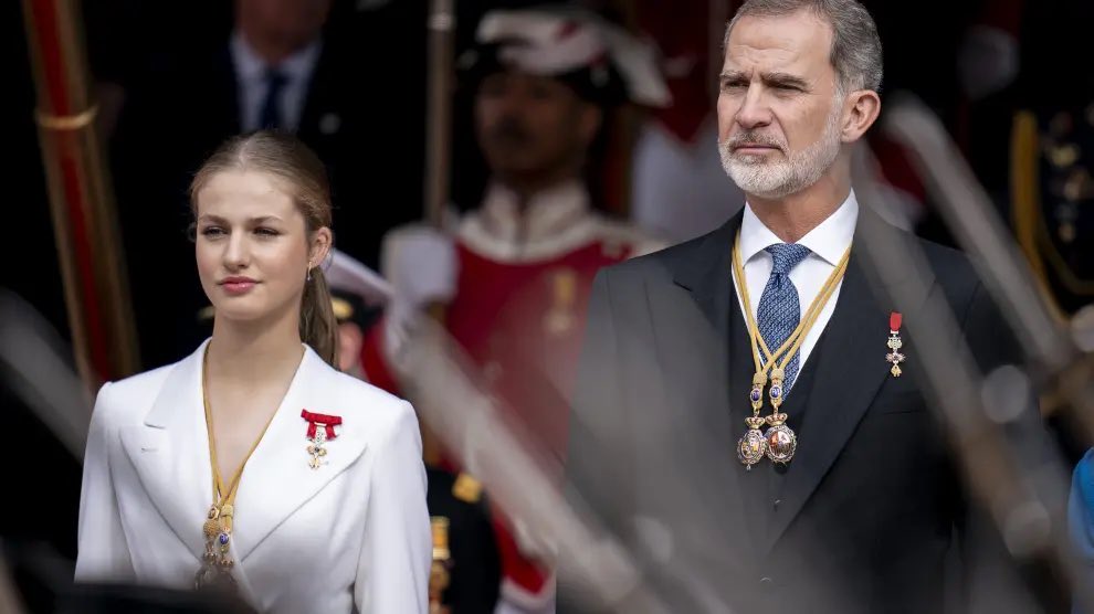 Presente y futuro.

Hoy, más que nunca, ¡viva el rey de España! 🇪🇸