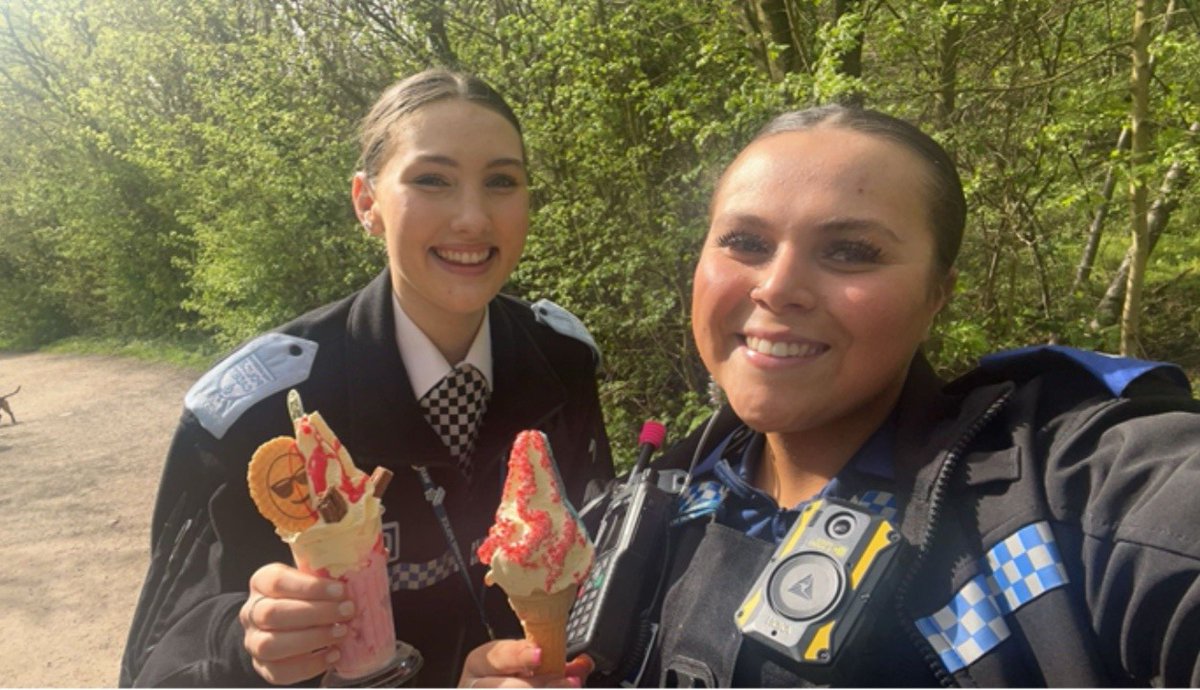 Yesterday one of our Senior cadets was out and about enjoying the warm weather with a former Police Cadet PCSO Sweet from @RugbyPoliceWP  SNT @warkspolice @WarwickshirePCC @NationalVPC