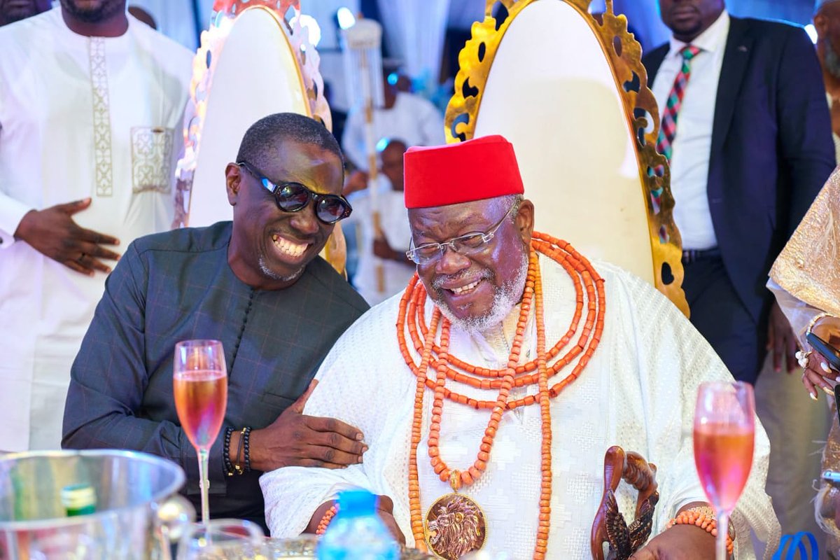 mayorofokhun's tweet photo. Father and son moment once again happy birthday to the oduma of esan land and shine on my incoming,you the people's choice https://t.co/WKP4YnmvZz