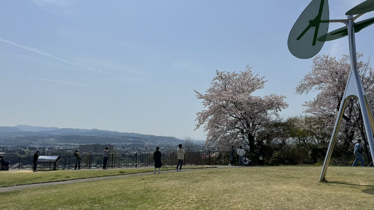 R48179526's tweet photo. 金沢でお花見をしました。楽しかったです。 https://t.co/5efNeMYWsk