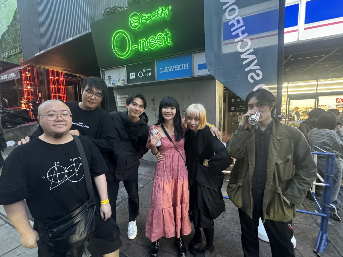 GriffO_band's tweet photo. 昨日、お久しぶりの@Elephant_Gym と https://t.co/1cVFHuoGjx