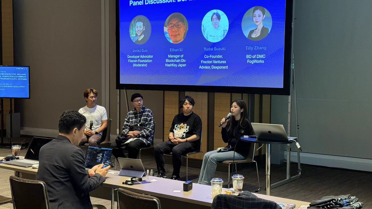 datamallcoin's tweet photo. #DMC & #Filecoin ongoing! April 14, DMC BD @Tillyzzzzz participated in Filecoin’s offline event in Japan with a new generation of Foggie Max IO.
The Foggie MAX IO system has integrated Filecoin Station, allowing users to mine DMC and earn FIL at the same time, achieving double benefits. Previously, DMC participated in the #FILHongkong offline conference as a partner of Filecoin. @VictorWeiChen Chairman of the DMC Foundation, shared Foggie Max IO and was interviewed at the event. The cooperation between FIL and DMC continues to strengthen, and will contribute to the #DePIN ecosystem together!