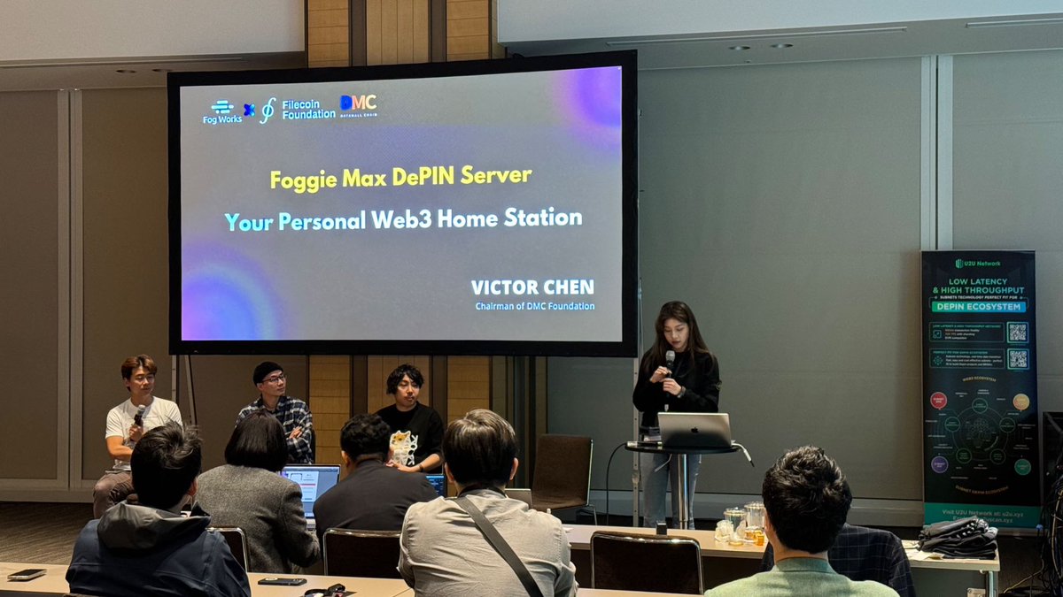 datamallcoin's tweet photo. #DMC & #Filecoin ongoing! April 14, DMC BD @Tillyzzzzz participated in Filecoin’s offline event in Japan with a new generation of Foggie Max IO.
The Foggie MAX IO system has integrated Filecoin Station, allowing users to mine DMC and earn FIL at the same time, achieving double benefits. Previously, DMC participated in the #FILHongkong offline conference as a partner of Filecoin. @VictorWeiChen Chairman of the DMC Foundation, shared Foggie Max IO and was interviewed at the event. The cooperation between FIL and DMC continues to strengthen, and will contribute to the #DePIN ecosystem together!
