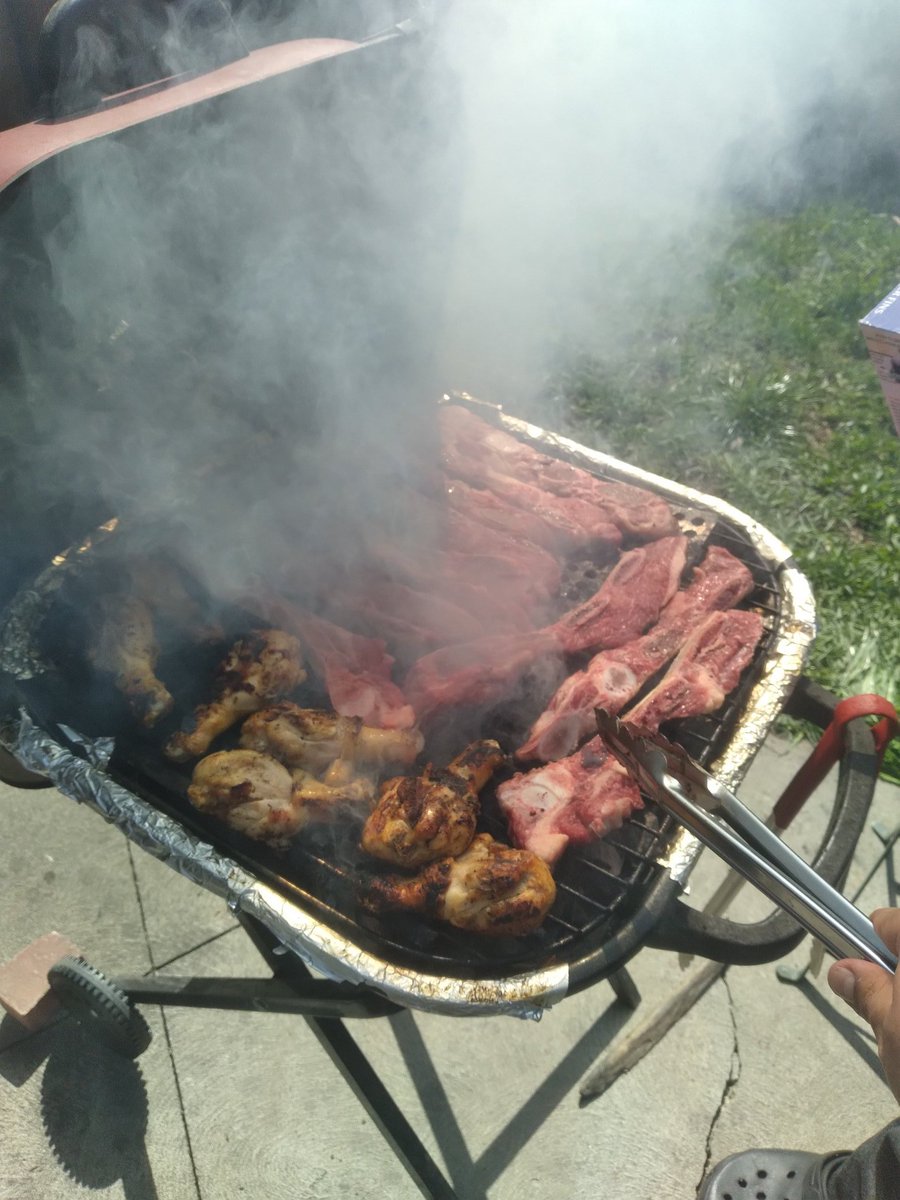 Today I helped out a lot with the BBQ. 
Who's up for charcoal cooked meat?
Maybe I'm as good than the famous Gordon Ramsay.
LOL 

#BBQ 
#outdoorcooking