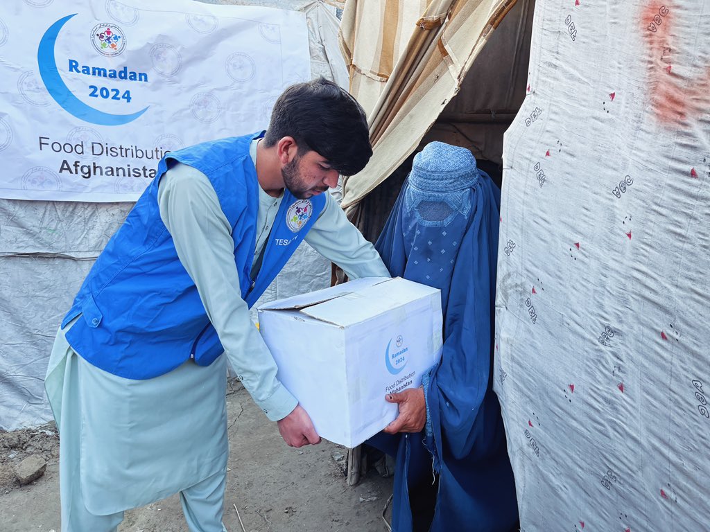 tesamuhorg's tweet photo. As #Tesamuh organization, in the #Ramadan 2024 Food Distribution program, we have distributed over 350 food packages to those in need. Each package can feed a whole family for an entire month. We want to say a big thanks to all the people who donated and supported us. https://t.co/e4iduUVL5t