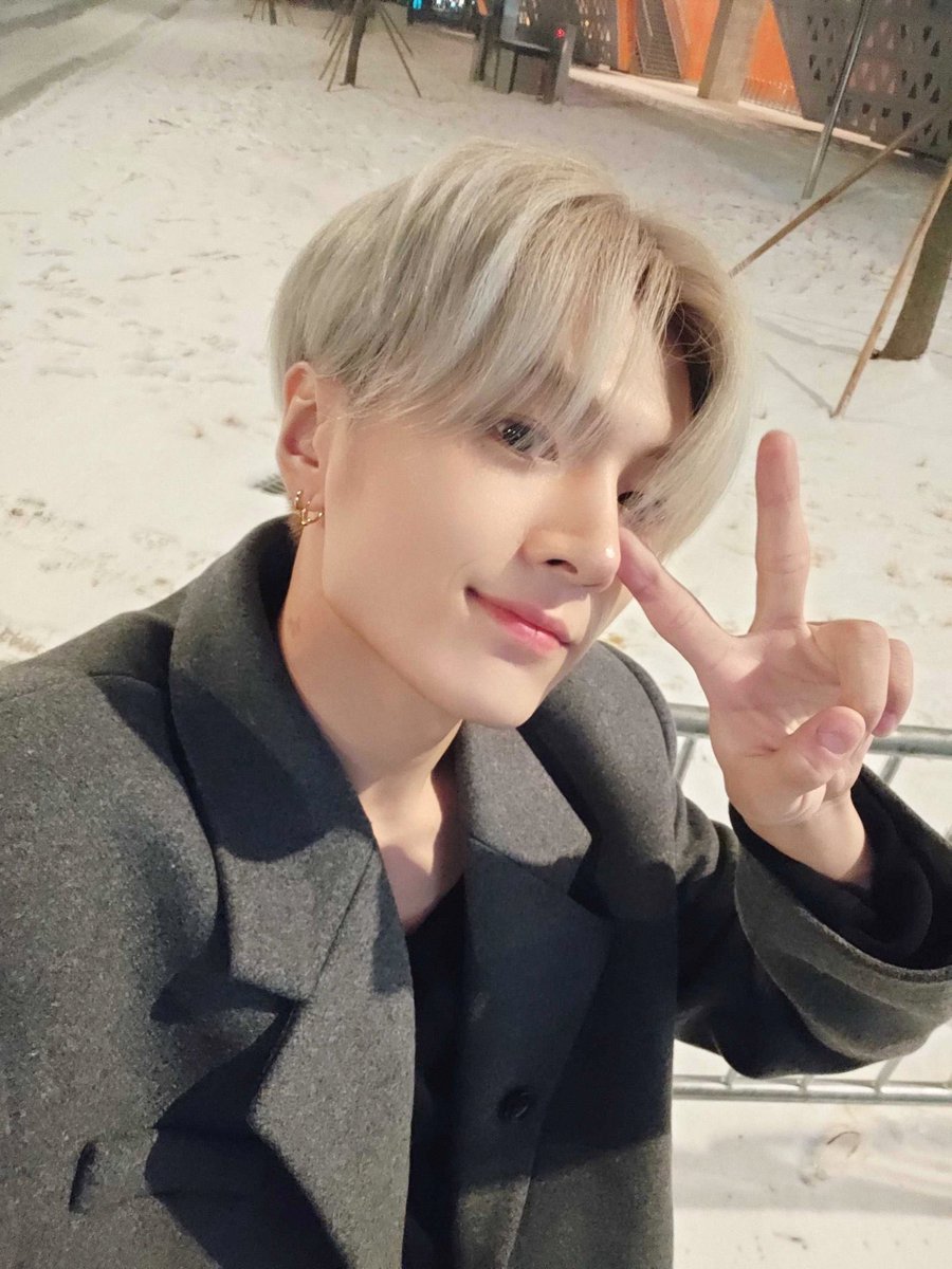 ohgawdjay's tweet photo. JAY’S SPRINGTIME SNAPSHOTS
#JayPhotoFavorites
#Day6InBloomWithJay
#제이 #JAY #엔하이픈_제이 #ENHYPEN_JAY
@ENHYPEN @ENHYPEN_members https://t.co/ZOC9naArt3