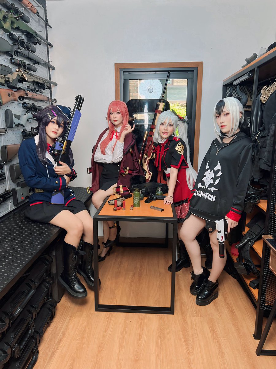 _JuniP's tweet photo. はい、 便利屋68です！
何の御用ですか☎️！

Aru : Juni.P
Kayoko : @Amon_sj69 
Mutsuki : @fahmnmcos 
Haruka : Fuii Pui

#ブルーアーカイブ #便利屋68 #BlueArchive #ProblemSolver68 #RikuhachimaAru #OnikataKayoko #AsagiMutsuki #IgusaHaruka https://t.co/tyPpOoGQ7O