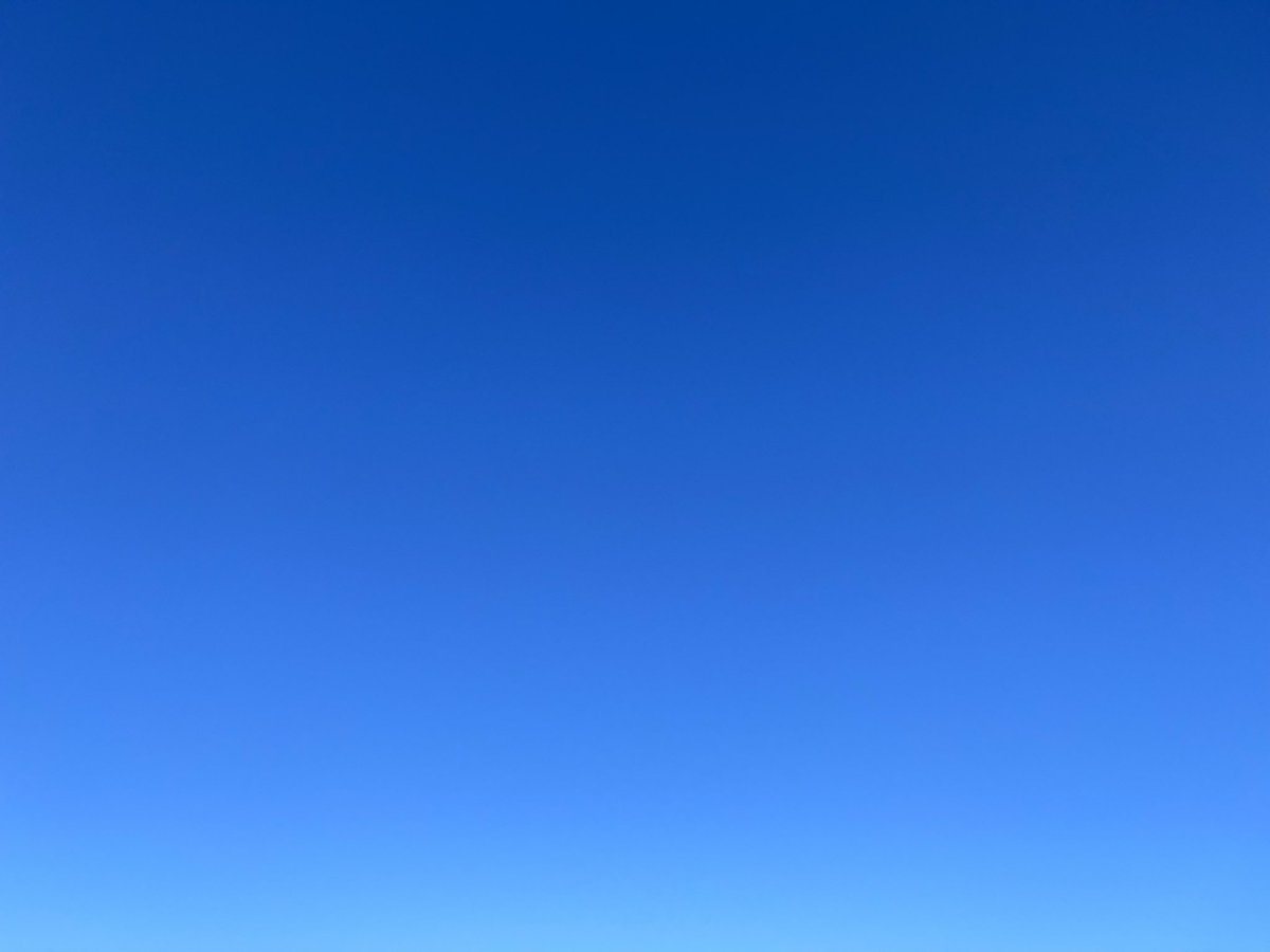 Sunday Morning Blue Sky. No filter. Perfect start to the day. #Sunday #SundayMorning #BlueSky #SundayMorning