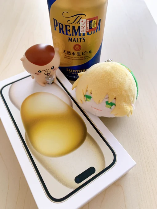 機種変してきた!これでFGOのバトルがサクサク動く!!あと外に出たら陽気すぎてテンション上がったのでビール開けました。これから原稿です。 