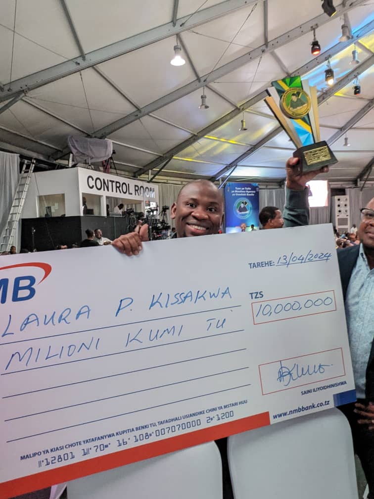 Mshindi wa kwanza wa Tuzo ya Taifa ya Mwalimu Nyerere ya Uandishi Bunifu katika riwaya, kwa mwaka 2024 ni  Laura Pettie. NDIYO! NI MIMIII... 

What a Milestone!! 

Alhamdullilah!! 
Ahsante sana <a href="/wizara_elimuTz/">Wizara ya Elimu Tanzania</a> 
Ahsante sana <a href="/TIE_Tanzania/">Taasisi ya Elimu Tanzania</a>.  
Ahsante sana <a href="/Uwaridiofficial/">UWARIDI</a>.