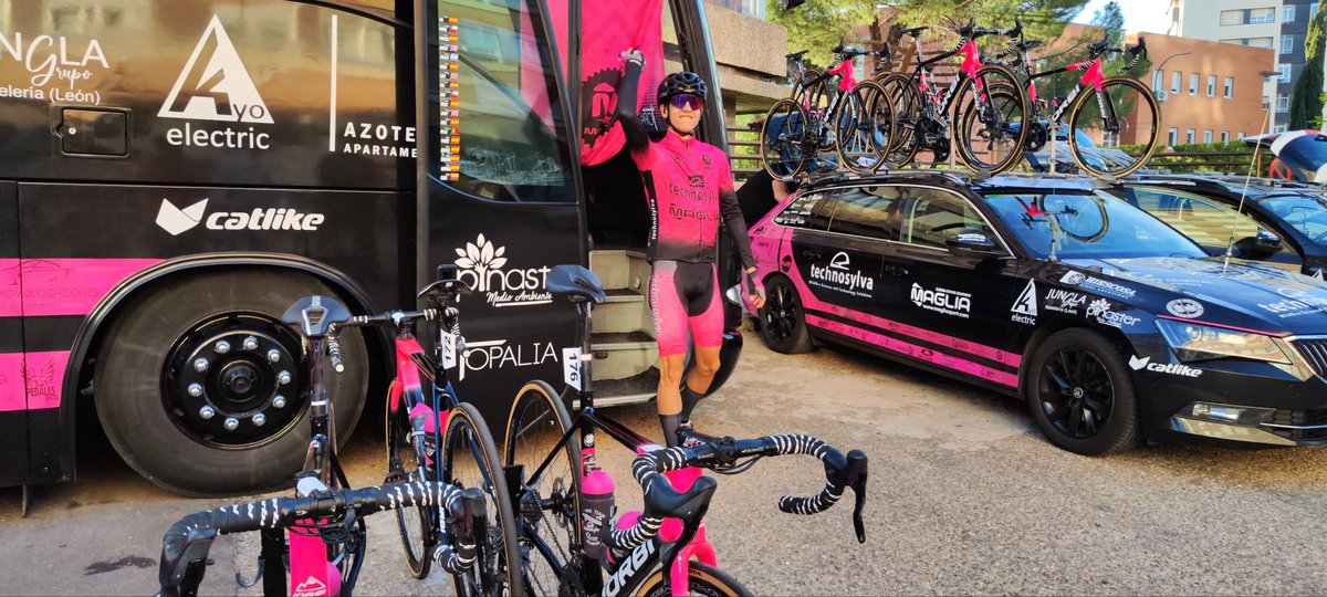 #ClasicaValladolid Dorsales #powerlions del 1️⃣7️⃣1️⃣ al 1️⃣7️⃣7️⃣
Ya hay fuga "y como no podía ser de otra manera" nuestro "especialista" Marcos Gómez 174 va junto a otro compañero de escapada con 1'40" de renta
#TechnosylvaMagliaBembibreCyclingTeam
#FundacionReinodeLeondeCiclismo