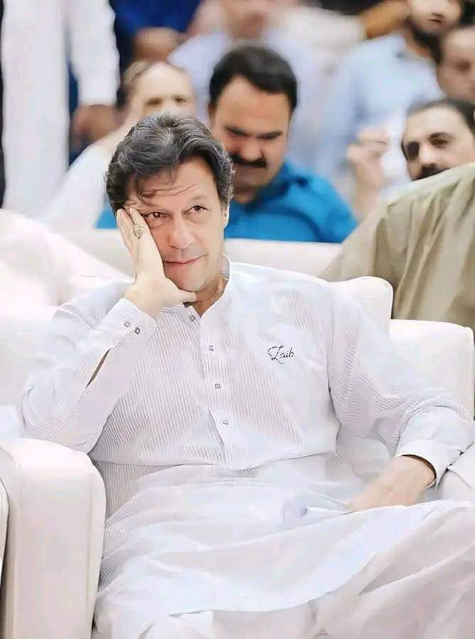 Moon Khan tweet media