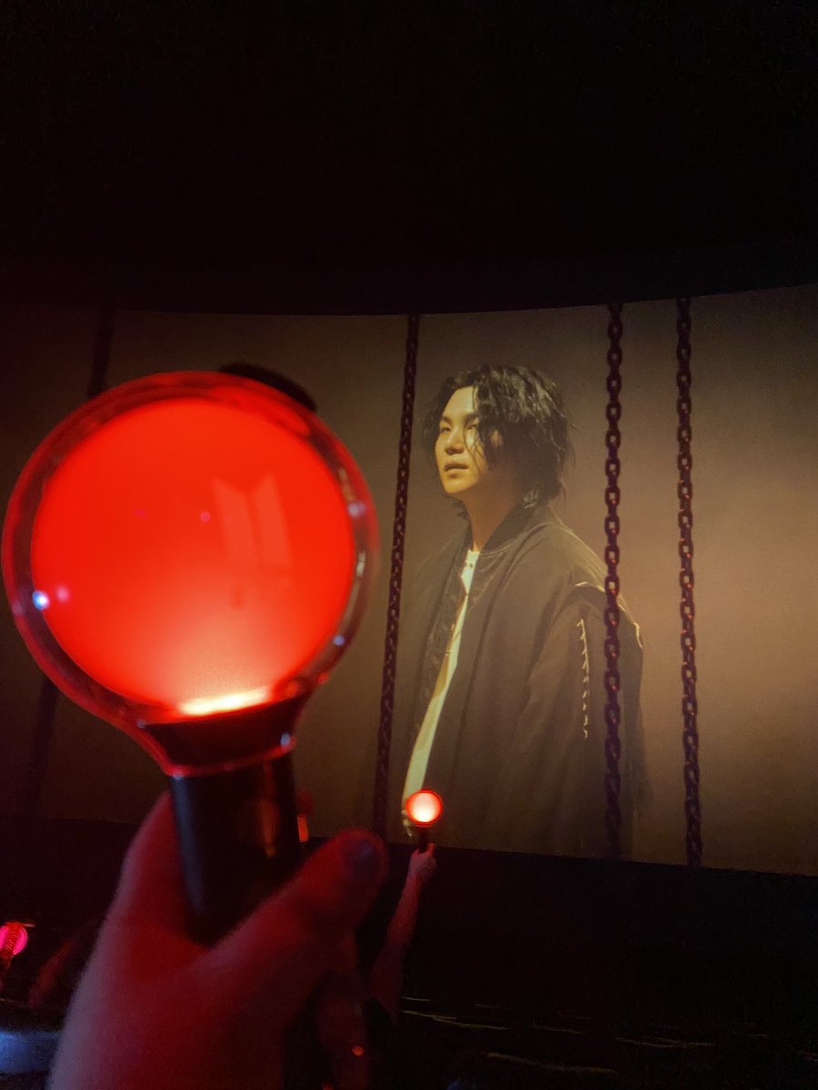 prplsky_thv's tweet photo. napaos pero super worth it ~ 

tysm for the ab se @lcvezhi_ 
i've received it right before the concert/movie viewing. 

i enjoyed watching it more with my ls purchased from u ~ 💜 https://t.co/CxEgo9BGMA