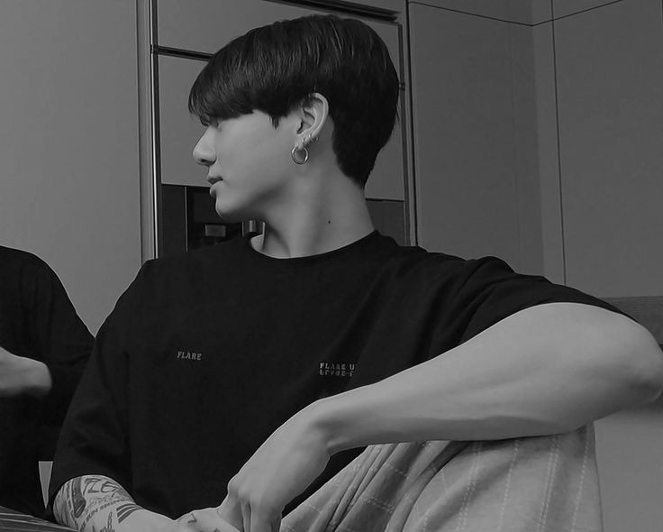 archivesofkook's tweet photo. him https://t.co/2xb1sMPbB6