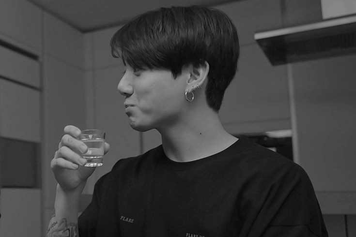 archivesofkook's tweet photo. him https://t.co/2xb1sMPbB6