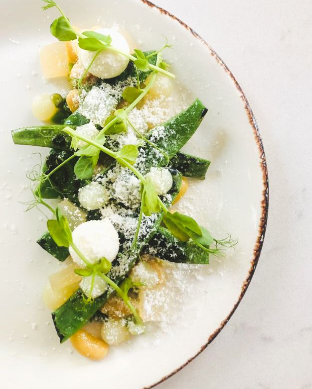 GlasRestaurant's tweet photo. Spring @ Glas.
Sunday lunch from noon.
Two courses €24 💚
Three courses €28 🧡
#Glas #glasrestaurant #lunch #lunchspecial #weekend #weekendlunch #Sunday #OpenSunday https://t.co/HTVchIgZip