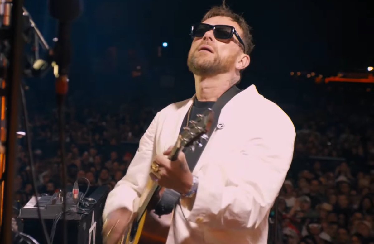 DamonUnofficial's tweet photo. BLURCHELLA https://t.co/Ev90OOUaML