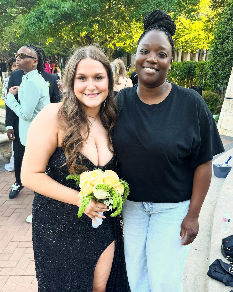 lacherylnicole's tweet photo. Prom with a few of my favs! #classof2024 #nextstopgraduation https://t.co/i6bzpbMrEH
