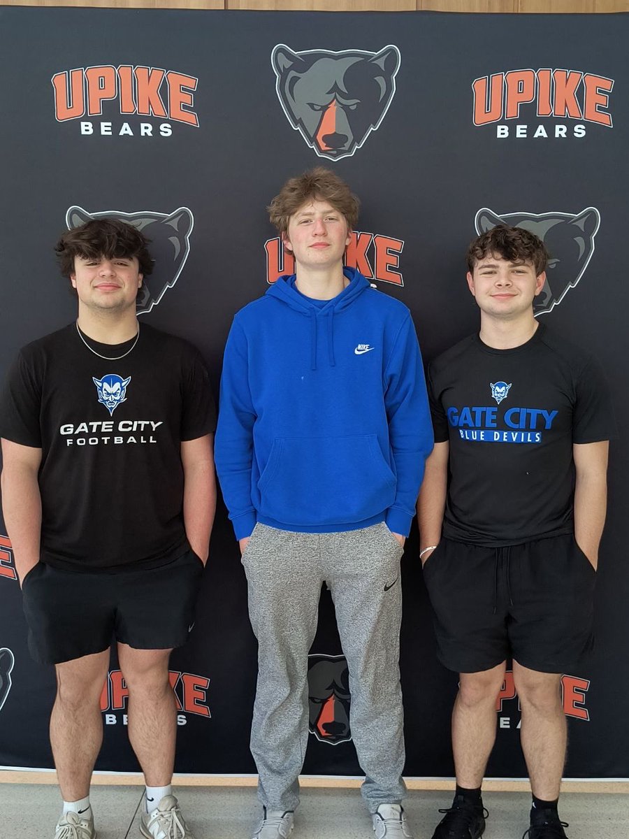 10WalkerHillman's tweet photo. Had a great time today at @UPIKEFOOTBALL spring game. 
Thank you 
@CoachFipps @FBCoach_Elliott @CoachMikeHarris 
@ScottGrizzle2 https://t.co/CREIgdrdbh