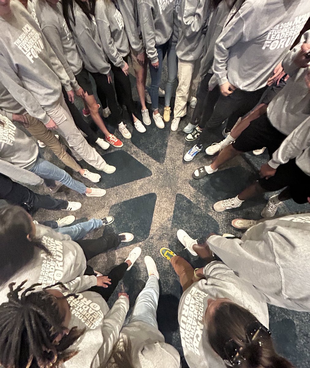 Showing out for Sneaker Saturday! 

#SALF24Grey | #NCAALearnLead