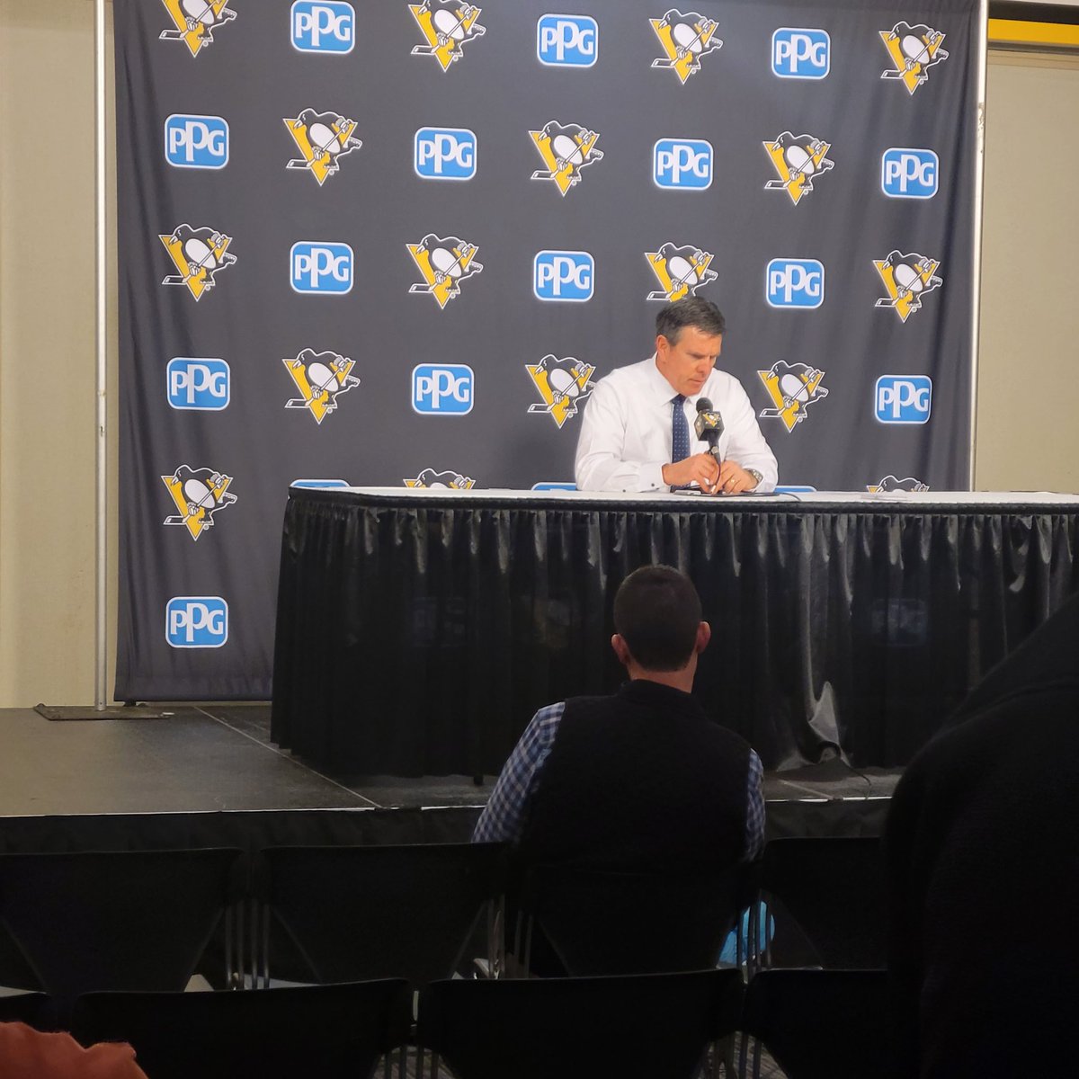 penguinslive's tweet photo. Tune into #PenguinsLivePostgame to hear #Pens Head Coach Mike Sullivan address the media following tonight's game. LISTEN on @1059thex or the Pens App! https://t.co/KkA5Gmd3bi