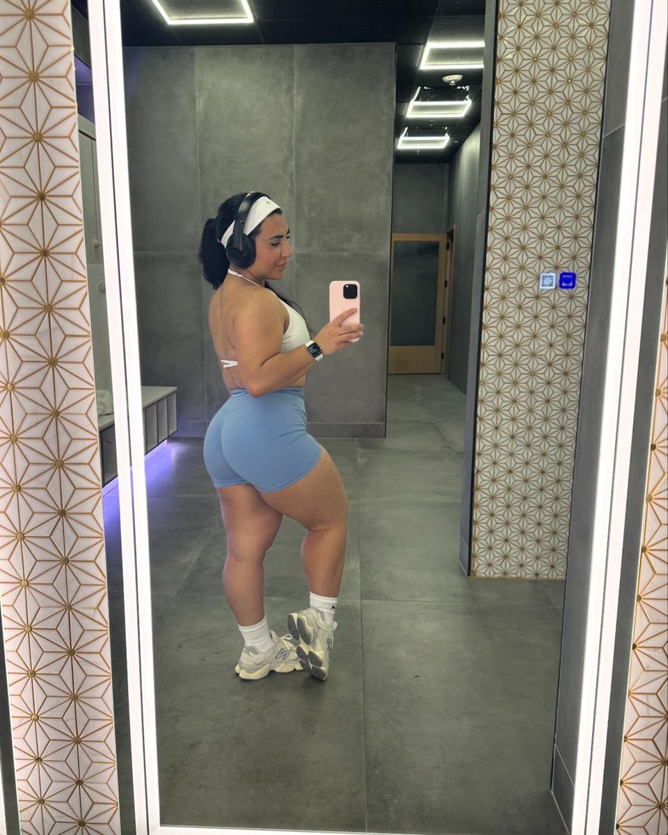 Val_Nicolee's tweet photo. twitter… X…..  it’s been a min. 
gym fit slayyyyy 🤍 https://t.co/borGWgBXcN