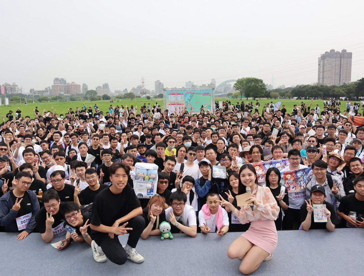 holocheerup's tweet photo. 【📣hololive production X CAPSULE Cheer UP Run】
非常感謝大家參與昨天的路跑活動
頂著大太陽還是感受到大家滿滿的熱情跟活力！！🔅
因為你們的參與，整個路跑活動就完美、完整了⁽⁽ଘ( ˙꒳˙ )ଓ⁾⁾
希望大家喜歡這次的活動><

另外，我們在今天4/14（日） ～ 4/28（日）還有為期兩週的Cheer UP 聯名主題咖啡廳！
我們咖啡廳再見😆

✨｜開放預約中｜https://t.co/boqAjaFRc7
✨活動時間：4/14（日） ～ 4/28（日）
✨活動地點：臺北市中山區錦西街25號