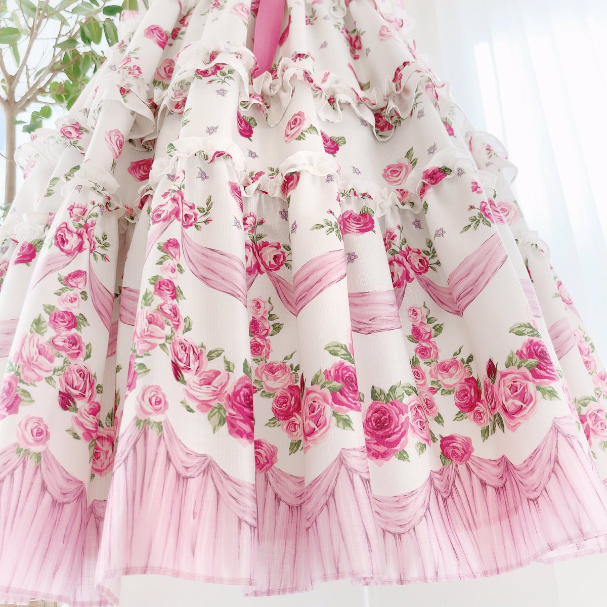 ⚠️本日受注締め切り⚠️ 【Emily Temple cute】 ♡フリルROSEドレス