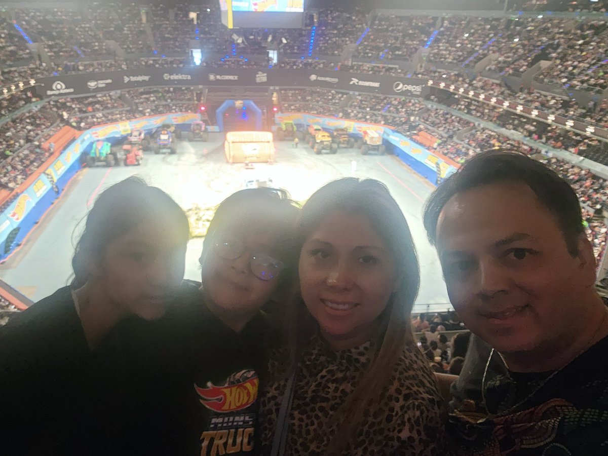 chermidam's tweet photo. #HotWheelsMonsterTruckLive 
México https://t.co/BsMT41pfaL