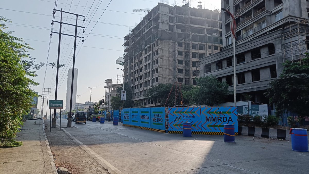 Metro Line 12 soil testing work begins on Kalyan-Shil road.
100m NE of what will be Dombivli MIDC station
#MumbaiMetro