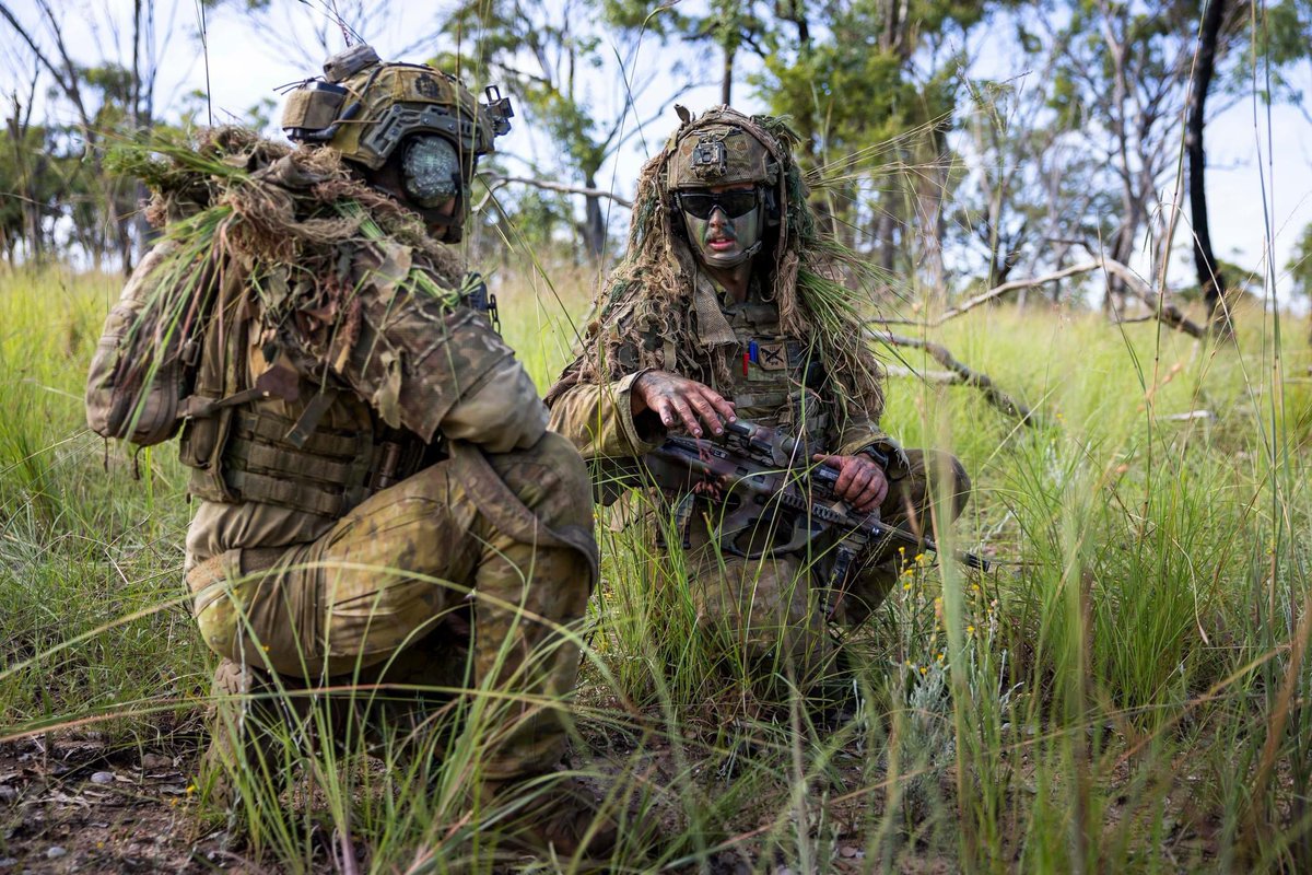 Soldiers from 3RAR DFSW commence an Anti Armour Stalk