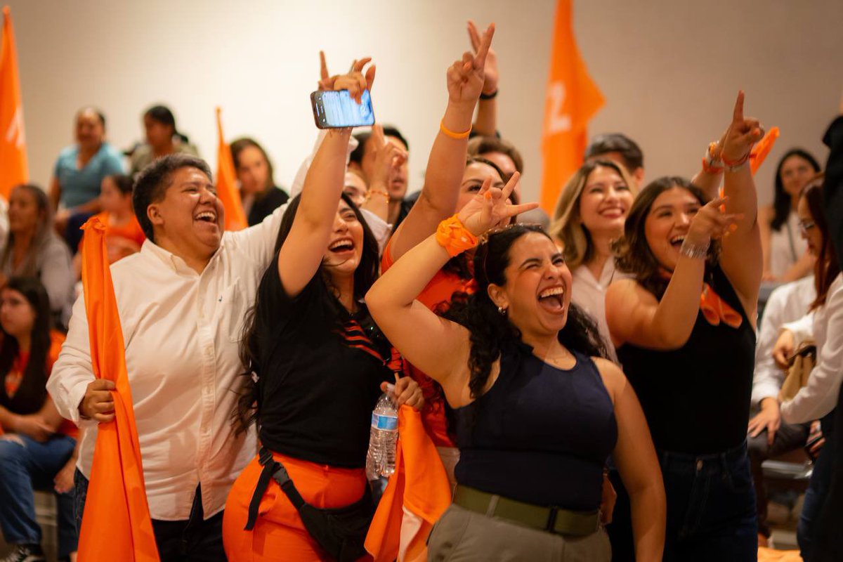 Al tiro Pa’todo Sonora, ¡lo vamos a pintar de naranja! Tenemos a las y los mejores aspirantes a las alcaldías y diputaciones. Lo bueno y #LoNuevoVaEnSerio