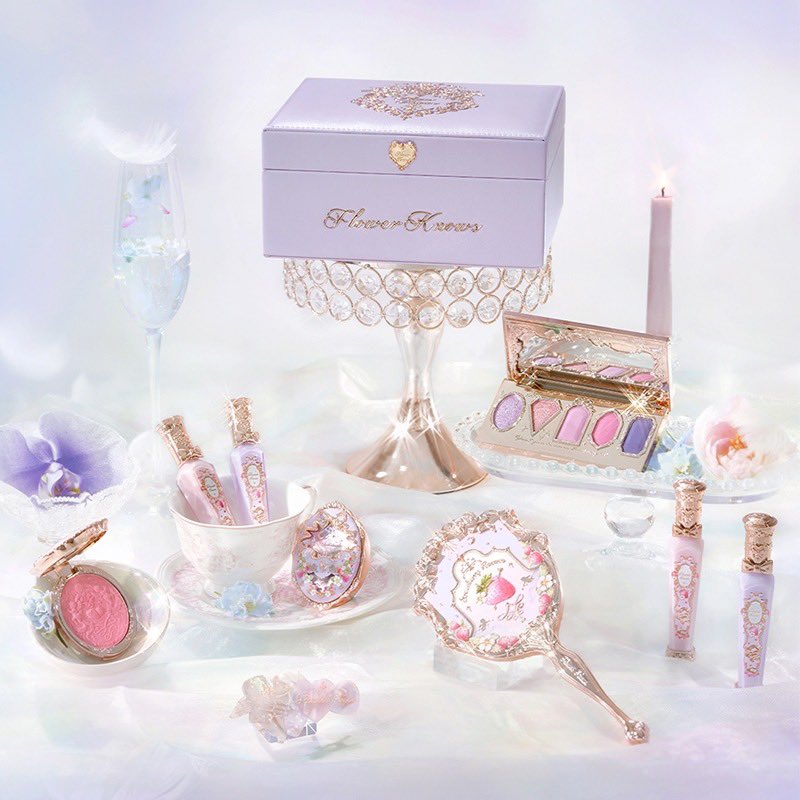 berryluves's tweet photo. wts | lfb | ph 🐇

♥︎ flower knows violet strawberry rococo
╰ ₱ (pic) + sf (free pf)
╰ PAYO / 6 DAYS 
╰ shade swatches in thread
╰ ALL MUST BE TAKEN

— read.ᐟ 🗯️
꒰ https://t.co/VrFXNn4cnU ꒱

🌷 flower knows collection makeup lip gloss tint eyeshadow mirror blush brush https://t.co/1nMTYlQTtM
