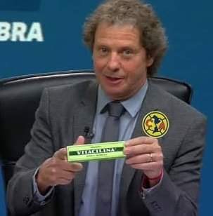El_Hincha12's tweet photo. Se reporta escasez de vitacilina en las farmacias, debido al gran ardor de los antiamericanistas al ver volar a las Águilas en lo más alto 🦅 https://t.co/fYXV51yExN