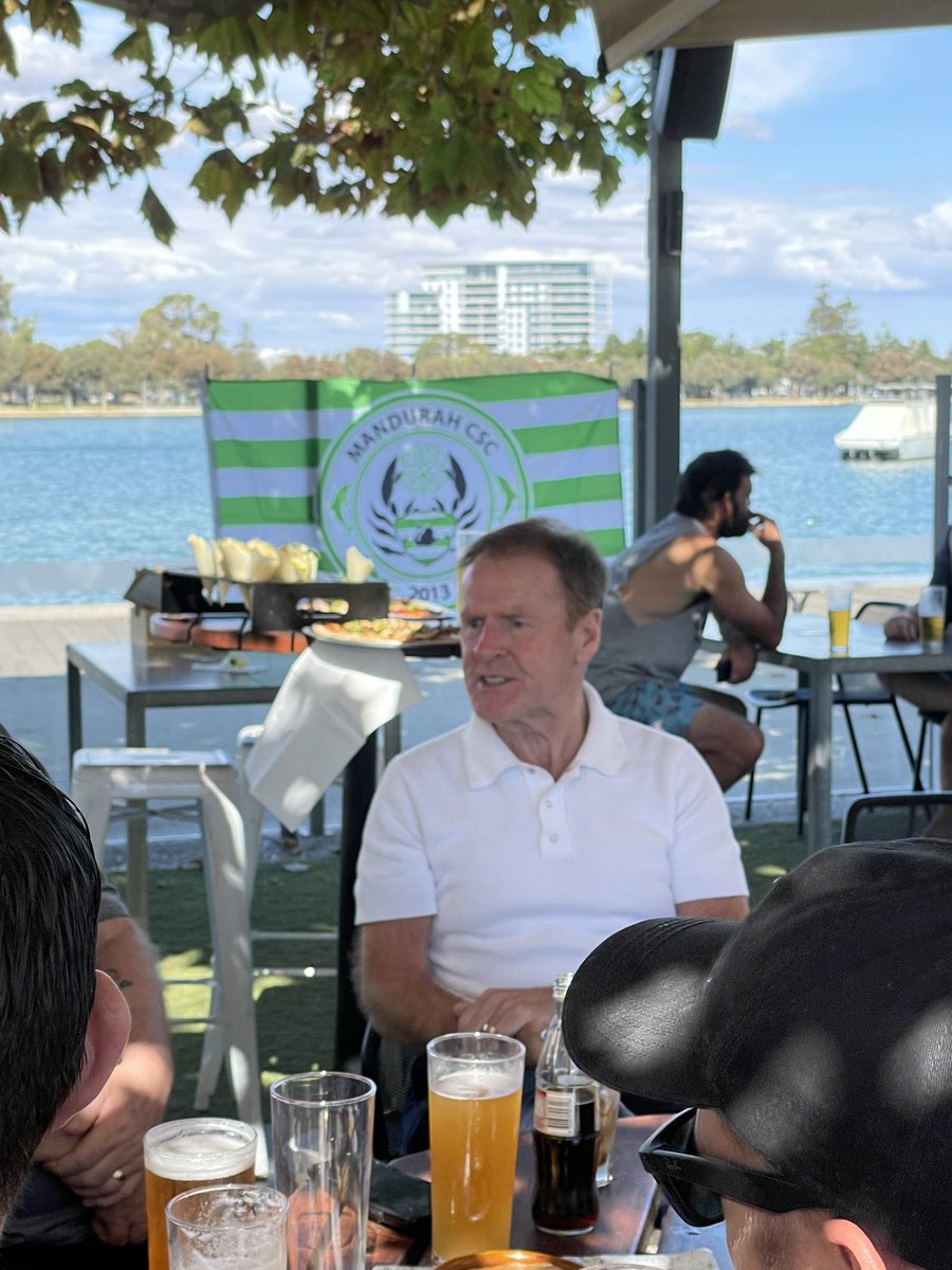 We had the pleasure of former @CelticFC and @BVB great,  @murdomacleod06 and his wife Mhairi’s company in old Mandurah town yesterday. A lovelier couple you couldn’t meet. Great hearing his stories from his time at Celtic and Dortmund 🍀