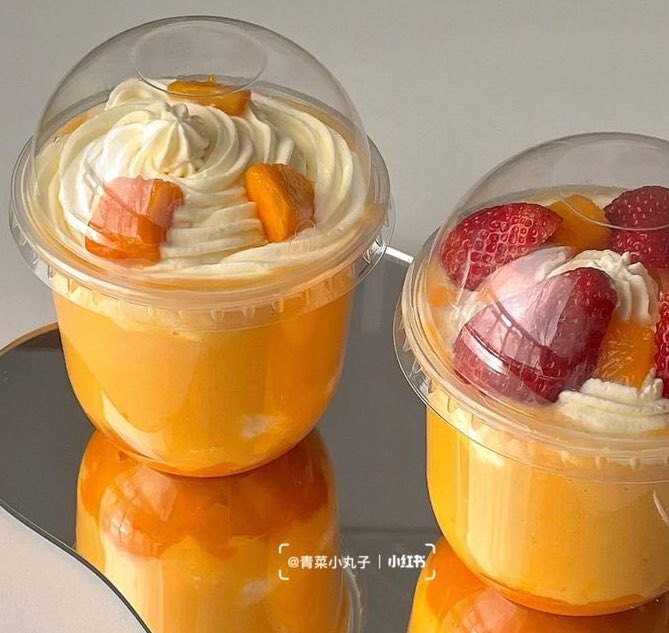 eatsimple_x's tweet image. Resep Simple Puding Mangga 🍮🥭🍨

Bahan-bahan:

• 2 mangga matang, dikupas dan dihaluskan
• 200 gram susu kental manis
• 200 gram susu evaporasi
• 1 bungkus agar-agar bubuk (sekitar 7 gram)
• 1/4 cangkir air
• Whipped cream siap pakai
• Potongan mangga dan strawberry…