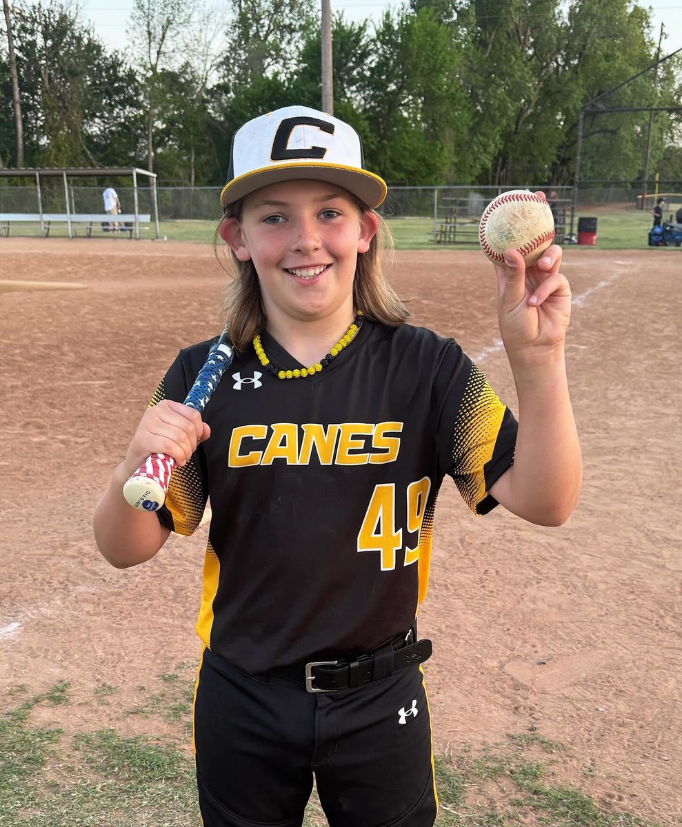 💣BOMB ALERT🚨 Ben Klepper hits his first over the fence nuke❗️💛🖤. We couldn’t be more proud of this kid. #CanesGreatPlains #10ucanesbaseball #CanesCertified @thecanesgp