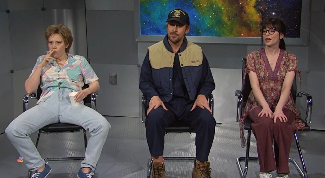 Kate McKinnon joins Ryan Gosling for another Close Encounter on #SNL