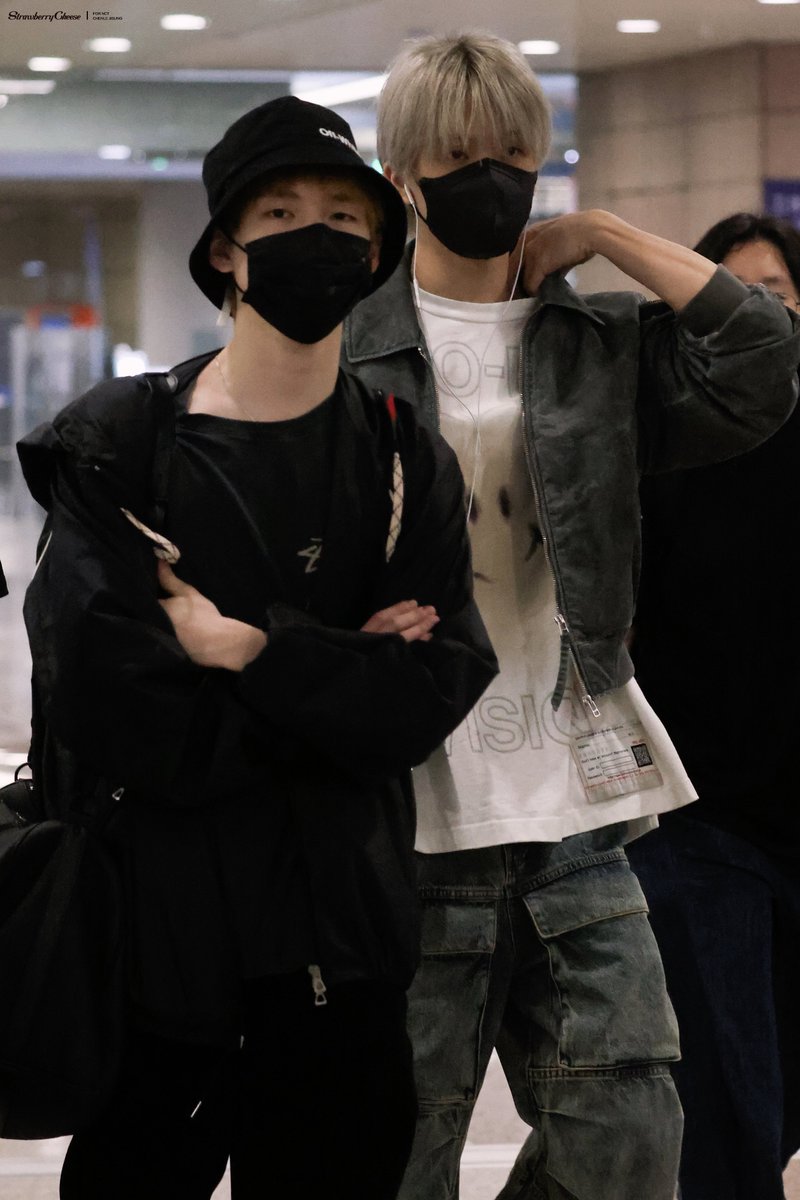 Strawberry_CL_'s tweet photo. 240414 PVG🛬
#지천  #chenji  #sungchen #CHENLE  #JISUNG #천러 #지성 https://t.co/tLMzTdMywE