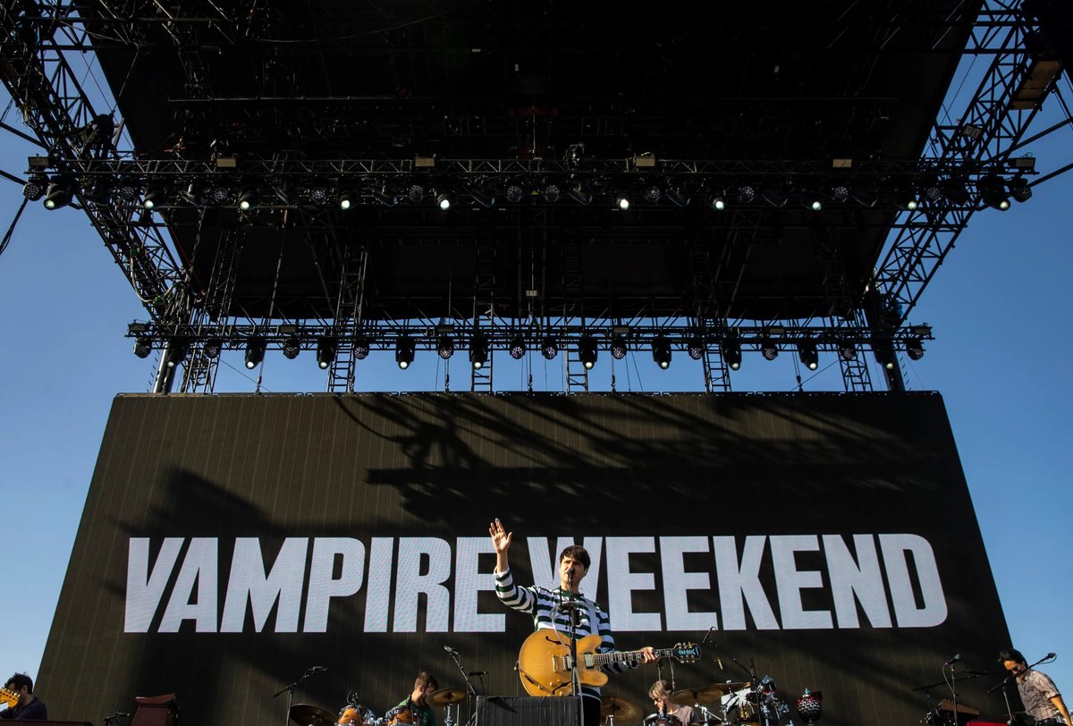teamvampyweeks's tweet photo. Vampire Weekend performing at the Outdoor Theatre during Coachella 2024 [13 April 2024]

Full set ➡️ https://t.co/gePrAV4MfN https://t.co/y5zB9xrT8d
