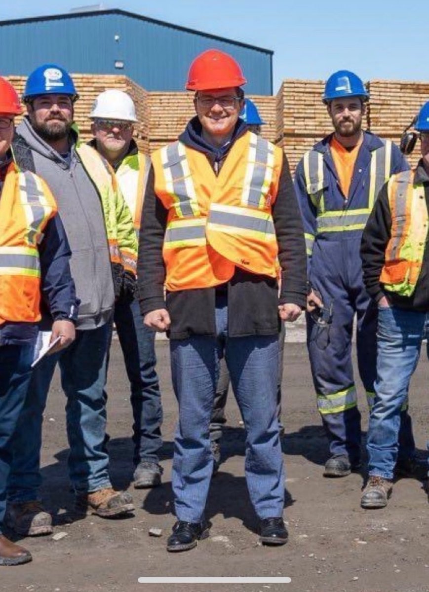 Fyi, as a trade person, I'll let you in on a trade secret, we know politicians like Pierre couldn't identify a hammer in a line up of hammers. Do you think it's a coincidence that the hard hat head strap is set too small/the vest is put on like a buffoon? Spoiler, it's not 😉🤣.