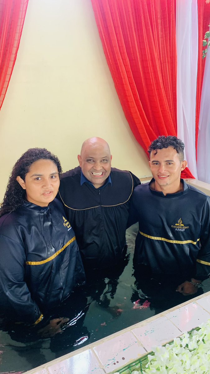 A Caravana A Última Vitória passou pelo distrito de Bom sucesso e tivemos uma linda festa Batismal e uma multidão aceitando o Apelo de aceitar Jesus como salvador !! #AAMAR #UNoB Escolhidos para Missão