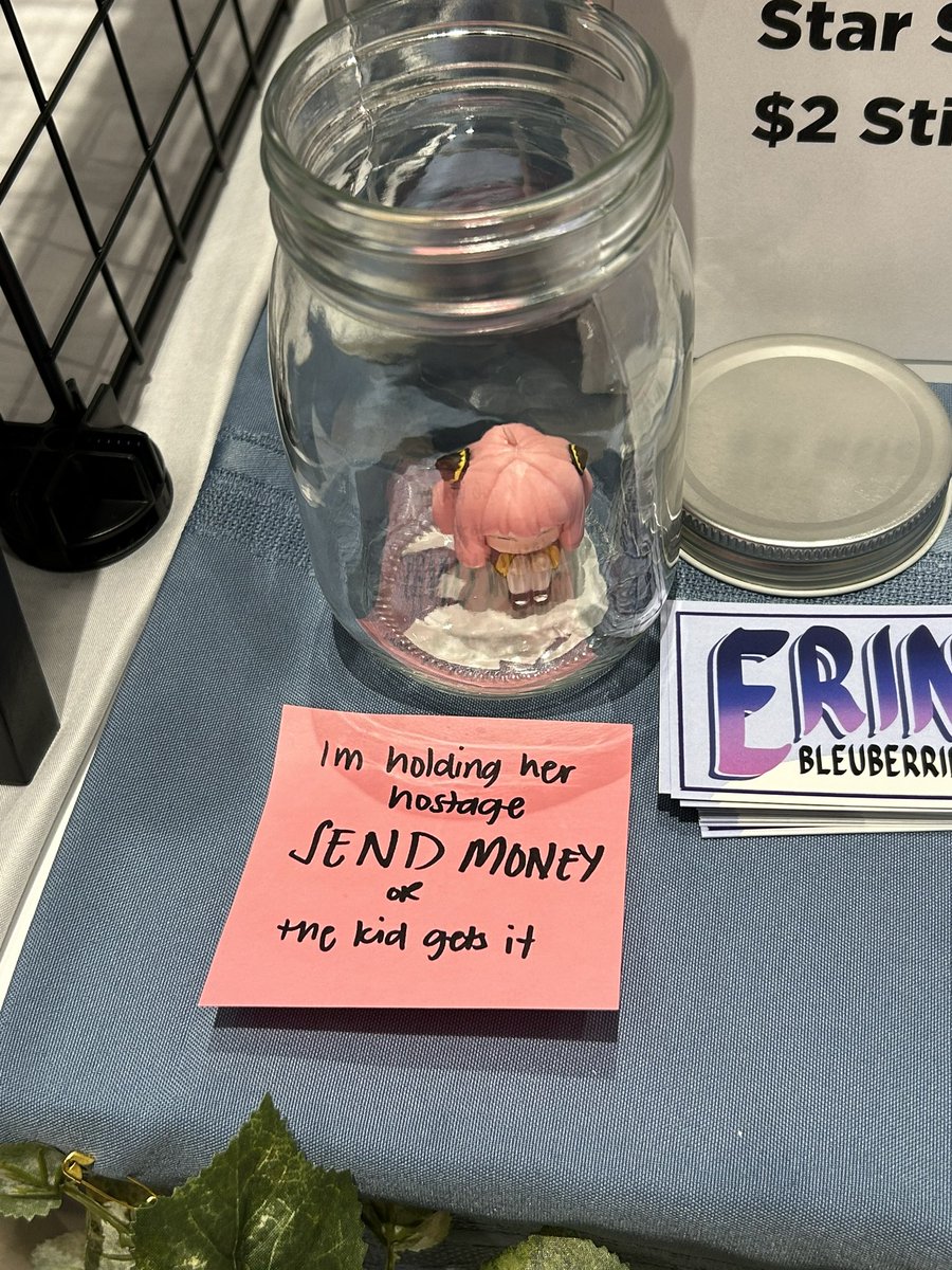 bleuberrine's tweet image. had fun w inkfest very first con @ school lezzgaw