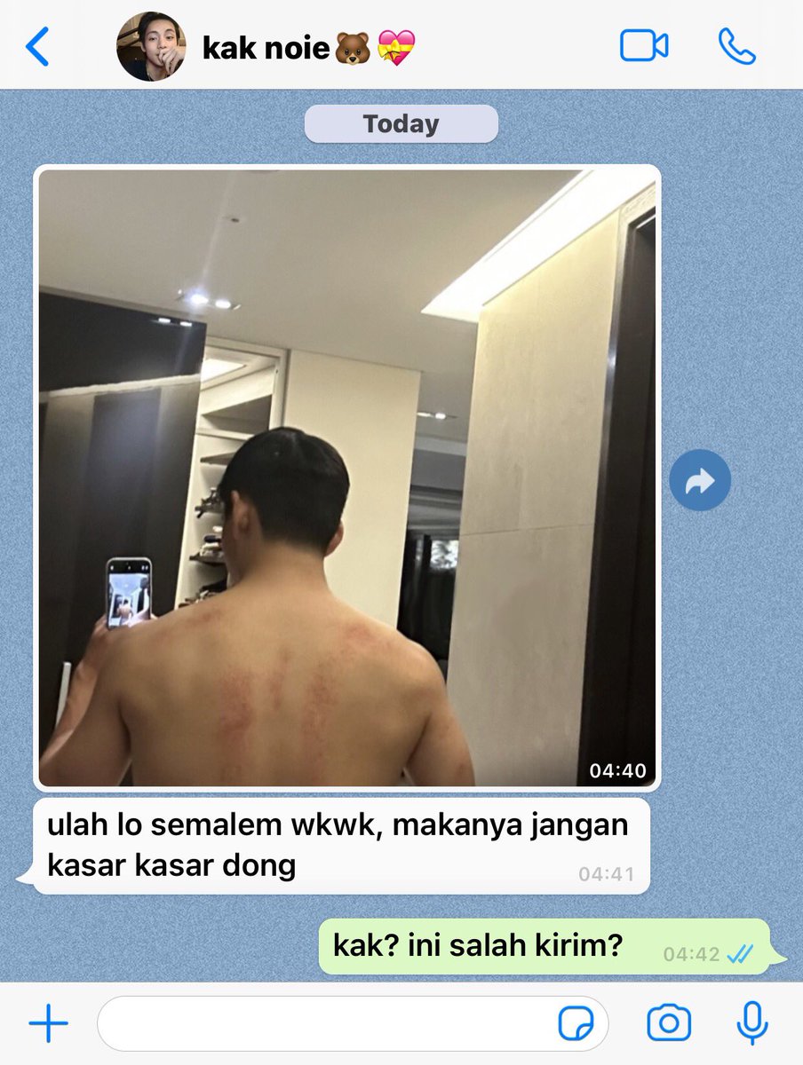 salah kirim

; “sayang ini cuma salah paham…”

— taehyung few tweets au