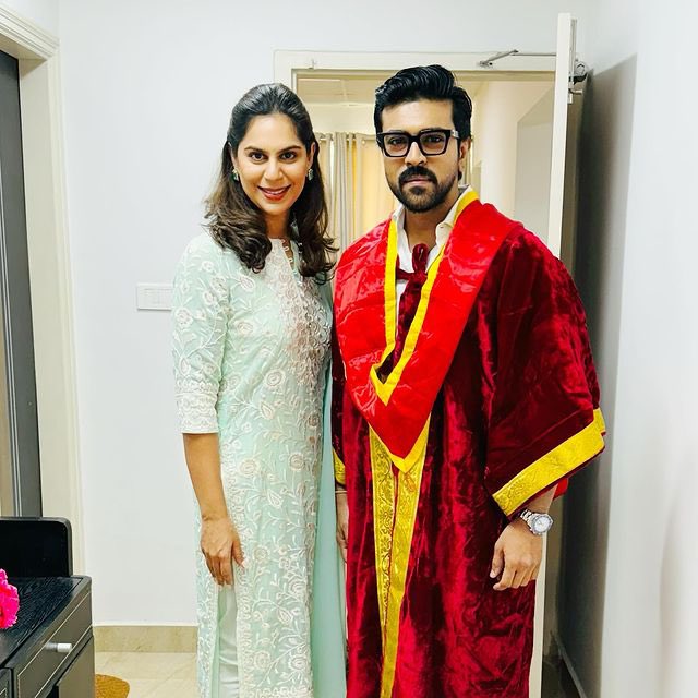 Proud moment for @upasanakonidela as her husband, Mega Power Star @AlwaysRamCharan, receives an honorary doctorate 🎓

#DrKonidelaRamCharan
#RamCharan #GameChanger #RC16 #RC17 #TeluguFilmNagar